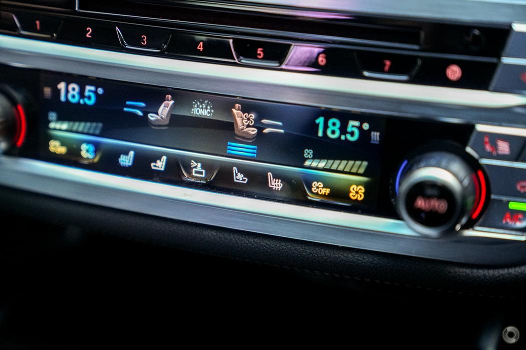 outline key features, keep it concise in a few sentences and provide daily rental prices in melbourne