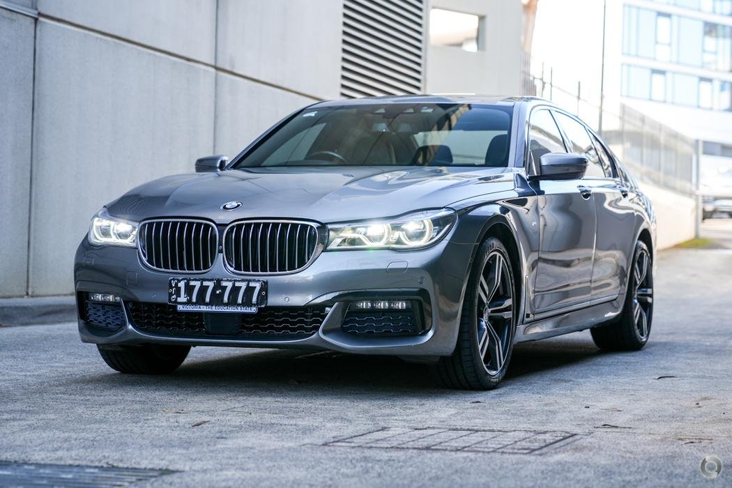 outline key features, keep it concise in a few sentences and provide daily rental prices in melbourne