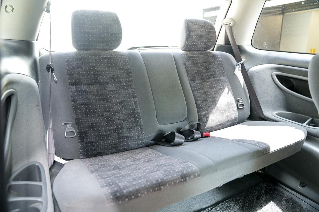 2004 Toyota Estima MCR40W Aeras Wagon 7st 5dr Auto 5sp 4WD 3.0i [IMP]