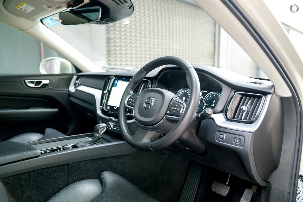 2019 Volvo XC60 UZ MY20 T5 Momentum Wagon 5dr Spts Auto 8sp AWD 2.0T