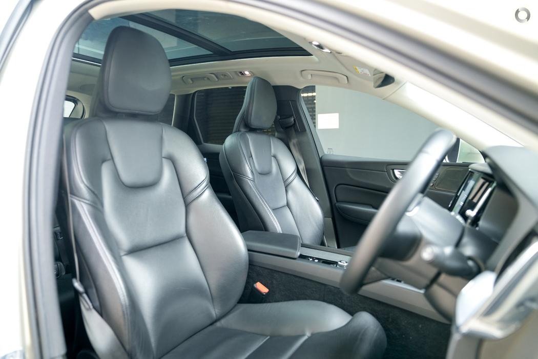 2019 Volvo XC60 UZ MY20 T5 Momentum Wagon 5dr Spts Auto 8sp AWD 2.0T