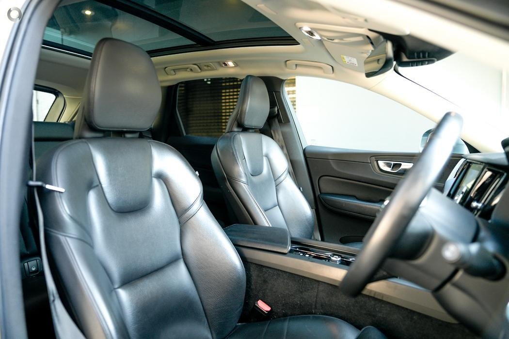 2018 Volvo XC60 UZ MY19 D4 Momentum Wagon 5dr Spts Auto 8sp AWD 2.0DTT