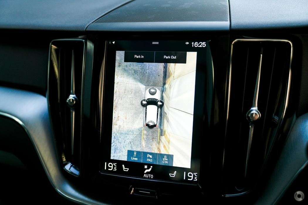 2018 Volvo XC60 UZ MY19 D4 Momentum Wagon 5dr Spts Auto 8sp AWD 2.0DTT